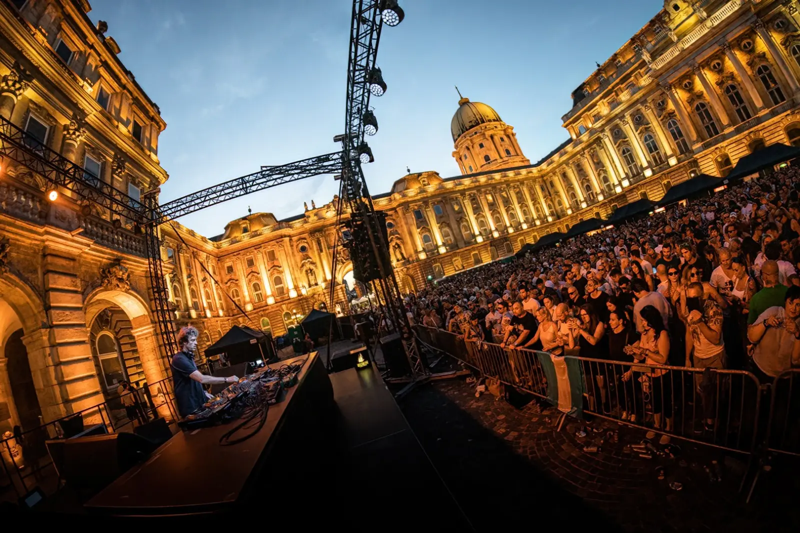 Hernán Cattáneo @ Buda Castle — 3